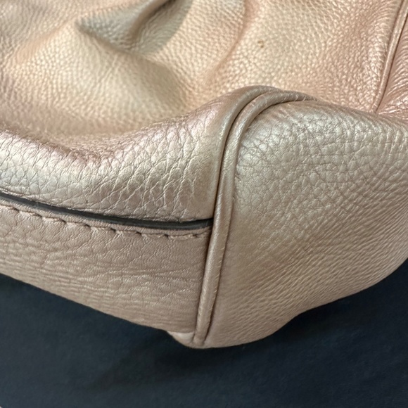 Authentic GUCCI Pebbled Leather Sukey bag - metallic Dusty Rose Gold - Picture 10 of 13